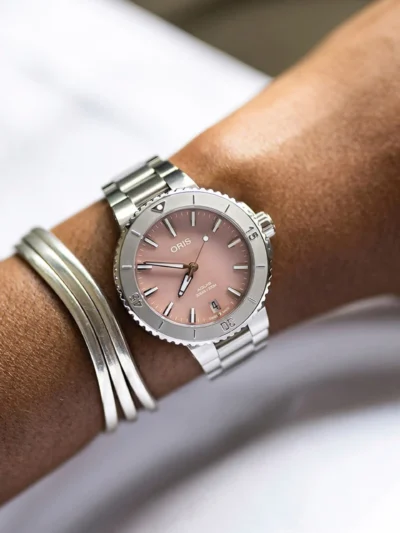 01 733 7770 4158 07 8 18 05p 1
