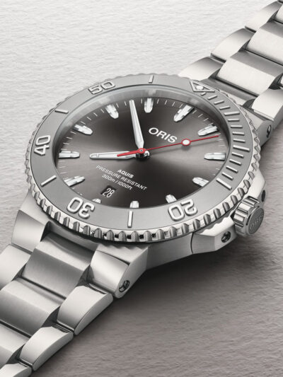 01 733 7789 4153 07 8 23 04peb 2