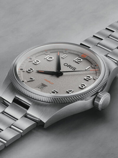 01 733 7805 4163 07 8 20 04LC