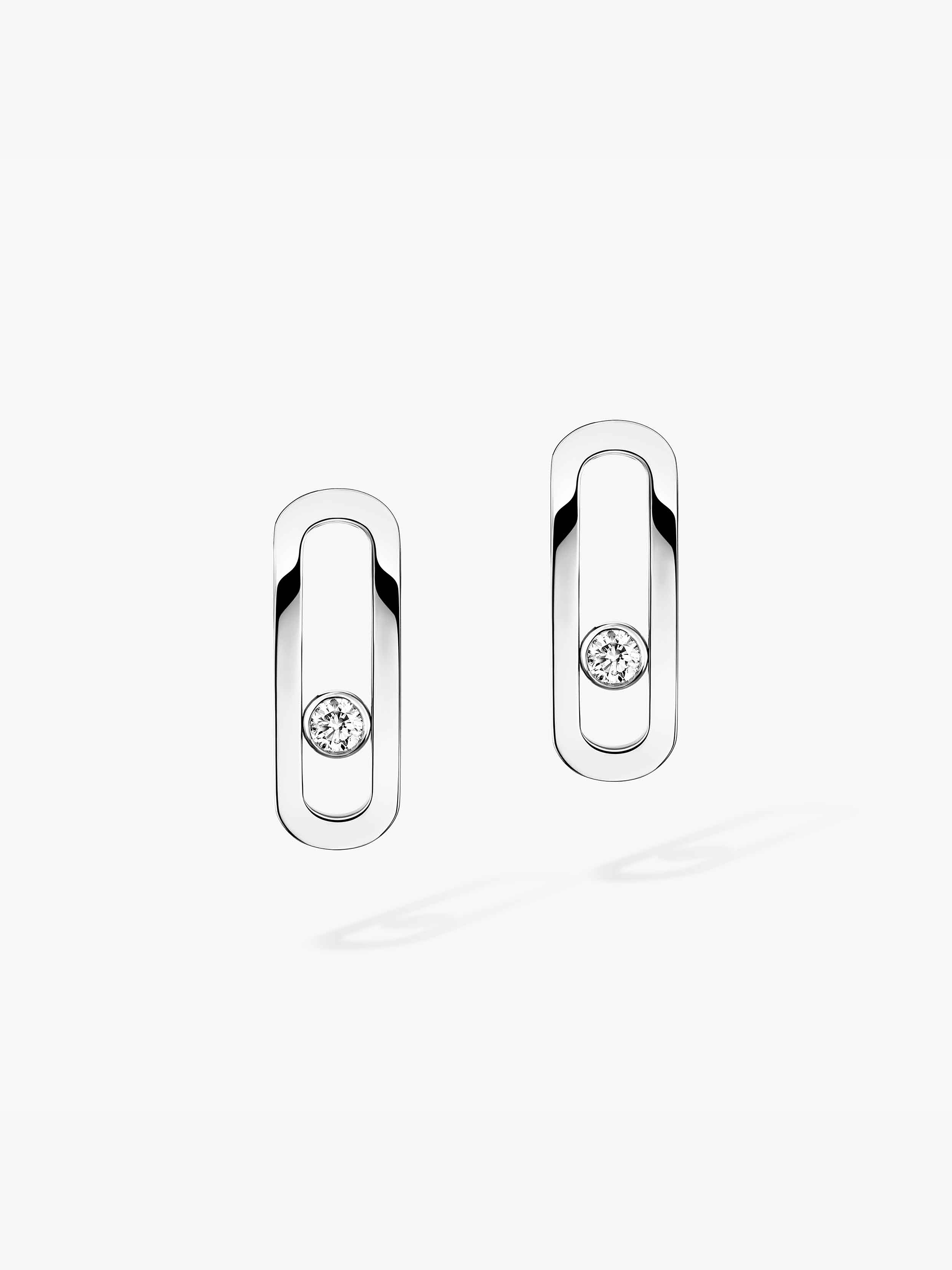 Messika packshot boucles d oreilles puces move uno gm vue 2 12182 wg