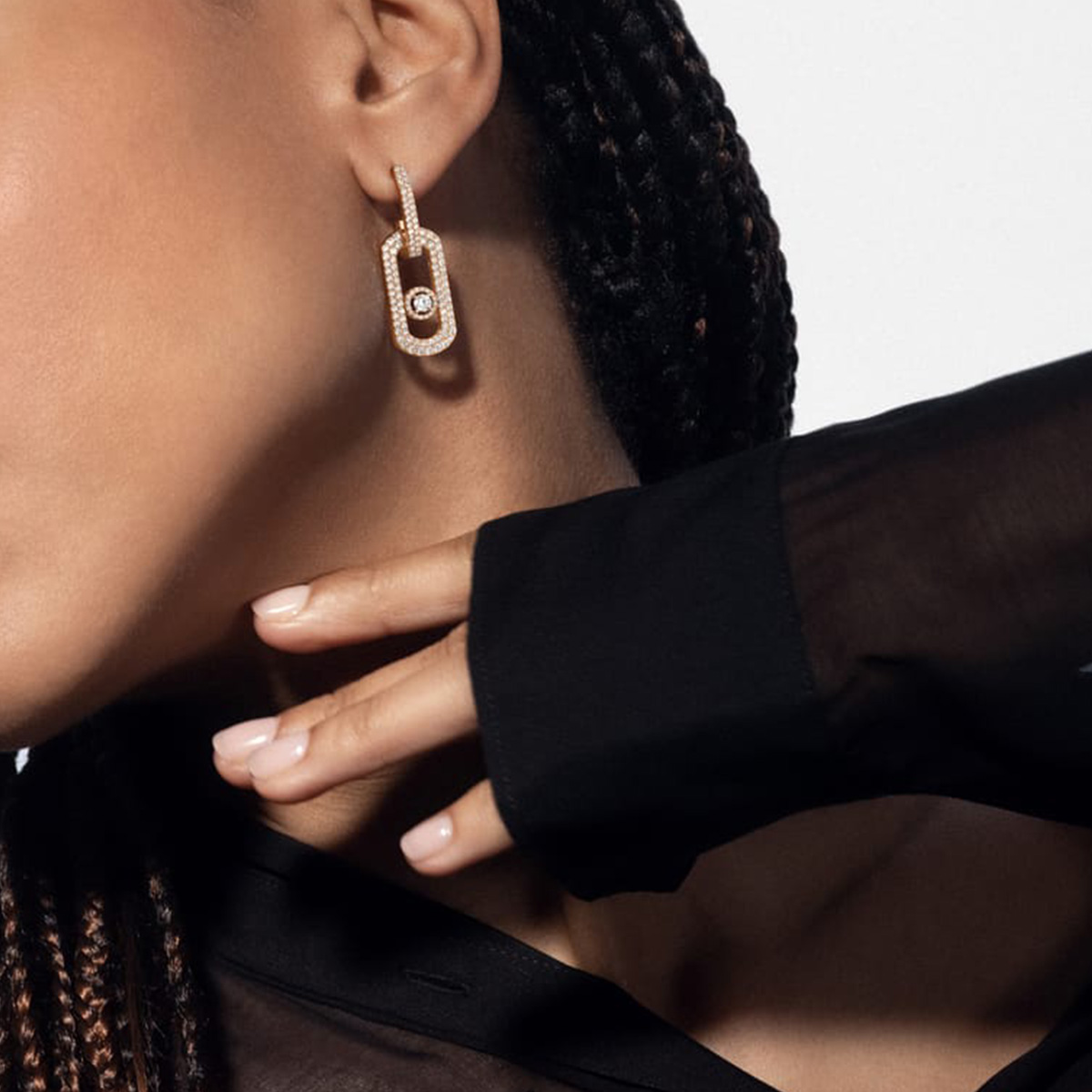 Messika move uno sami saat