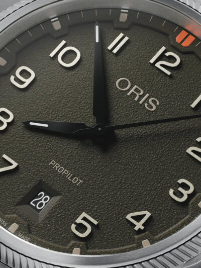 01 733 7805 4167 07 8 20 04LC